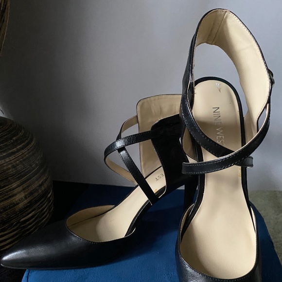 Nine West Shoes - Nine West Black Leather Classic Heels